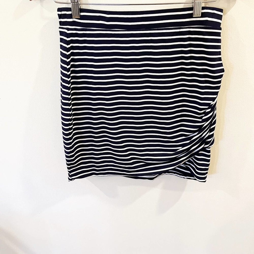 Lovers + Friends Voyage Skirt Striped Size Medium - Picture 3 of 12